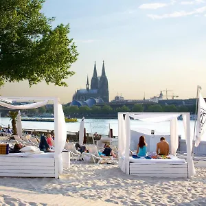 Sunset - Du, Deine Truppe Und Eine Einzigartige Stadt - Cologne