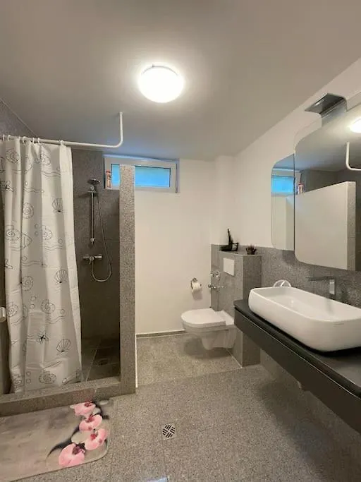 Cozy Studio Apartment In Neusser Street Cologne